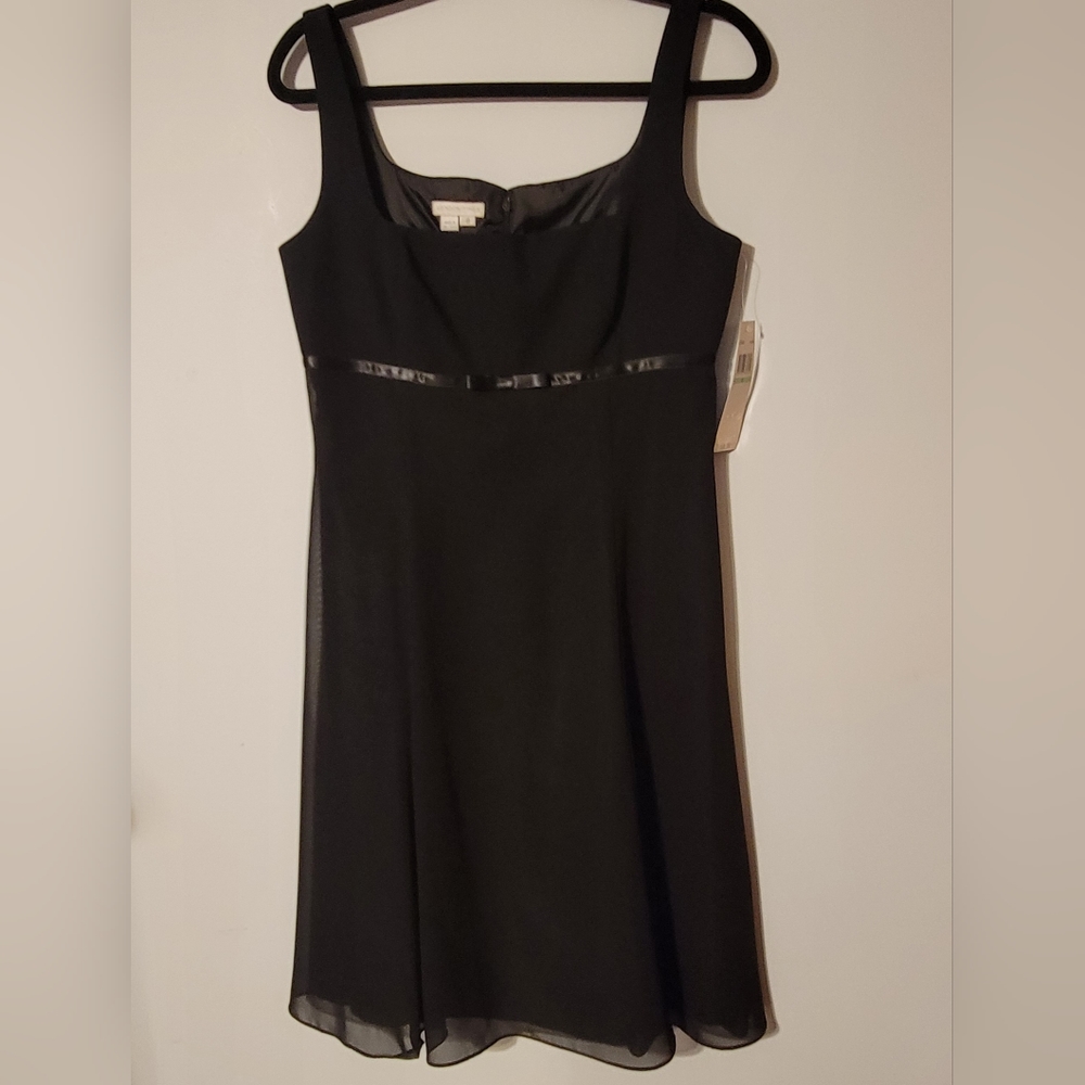 London Times Black Empire Waist Square Neckline Mini Dress Size 8